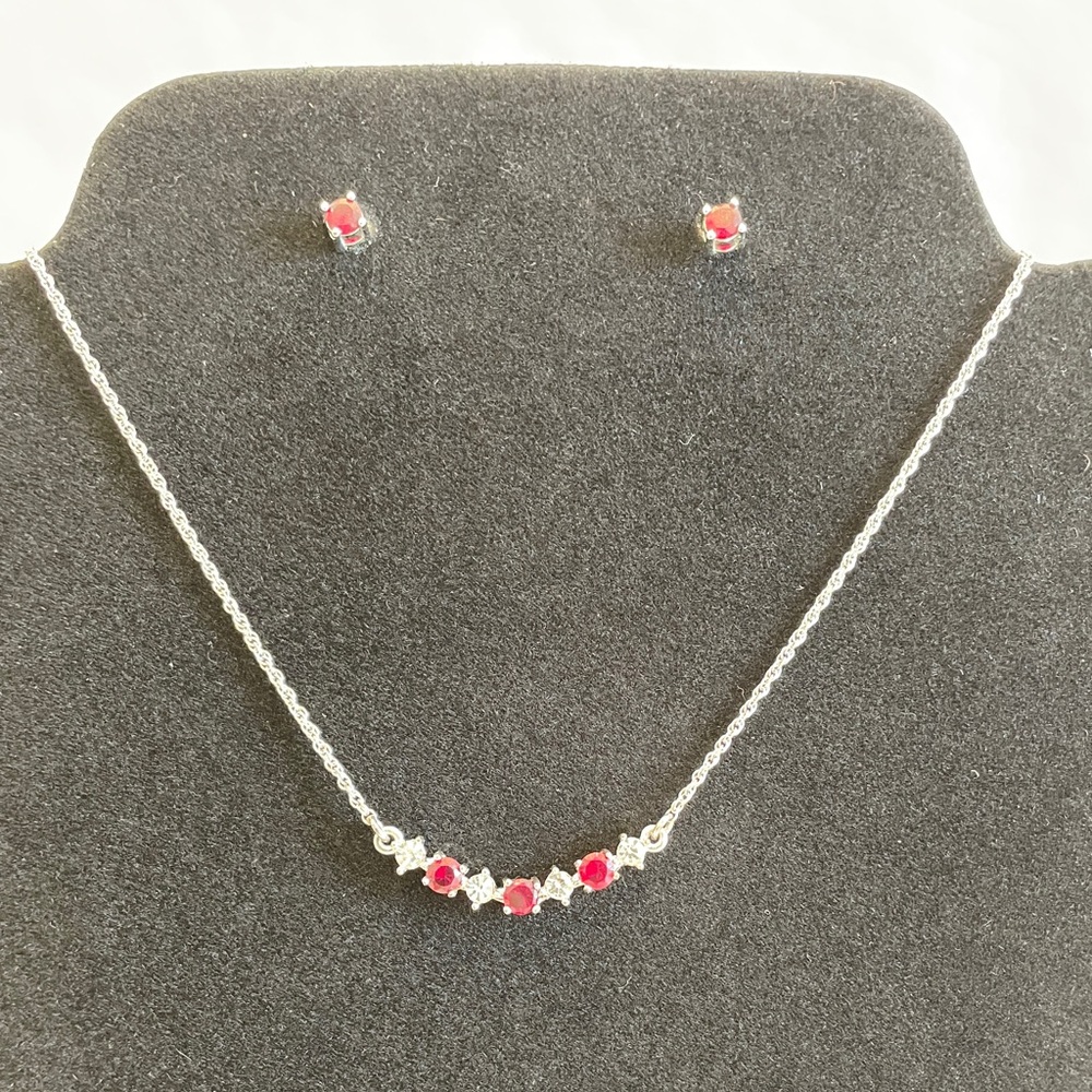 ** 3 For 20$ -- Silver and Red Necklace With Stud Earrings